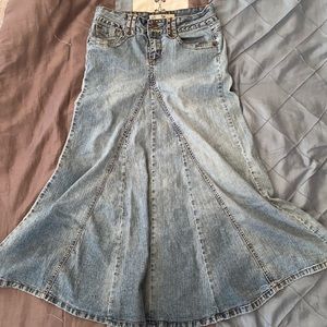 Joie long denim skirt. Size 3.